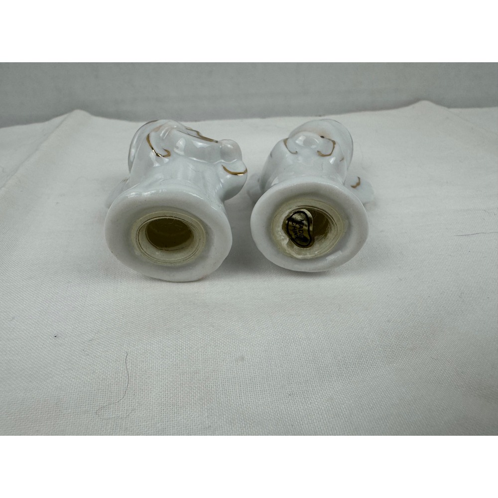 Vintage Ceramic Angel Salt and Pepper Shakers White Gold Trim Christmas Decor - Picture 9 of 9